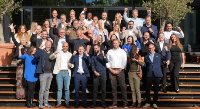 KOM OG VÆR MED TIL AT FEJRE JERES DIMITTEREDE MEDARBEJDERE